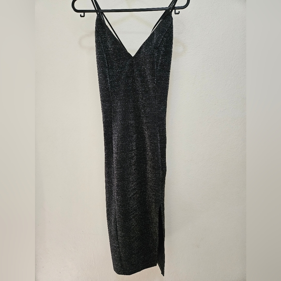 Forever 21 Dresses & Skirts - Forever 21 Shimmer Midi Black Dress